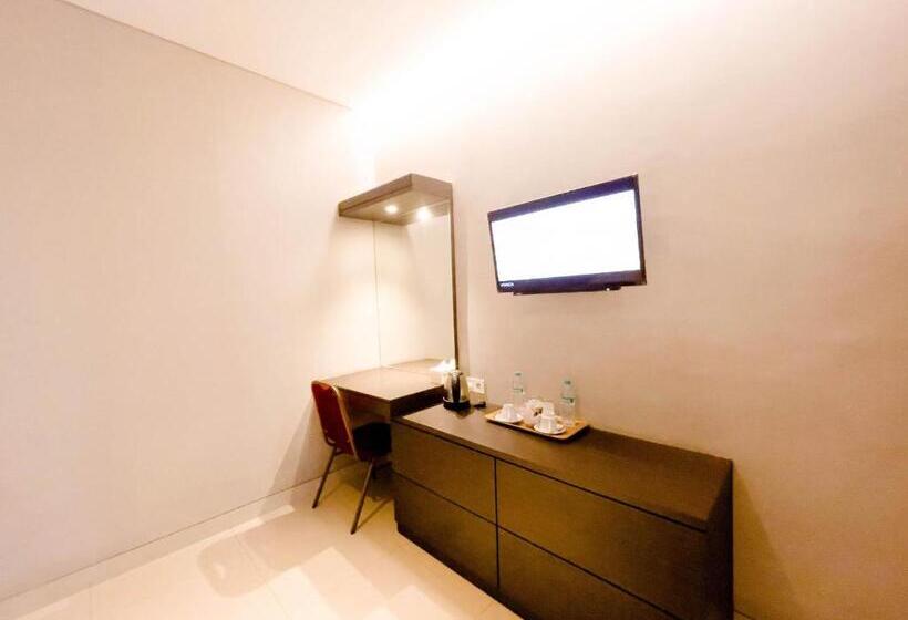 Superior Szoba, New Surya