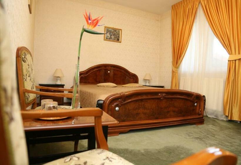 Номер Superior, Pensiunea Empire