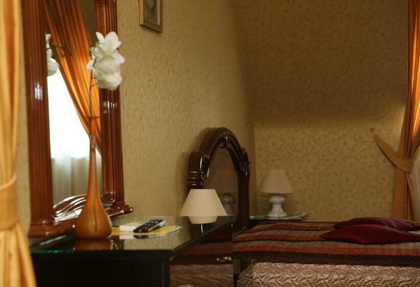 Полулюкс Superior, Pensiunea Empire