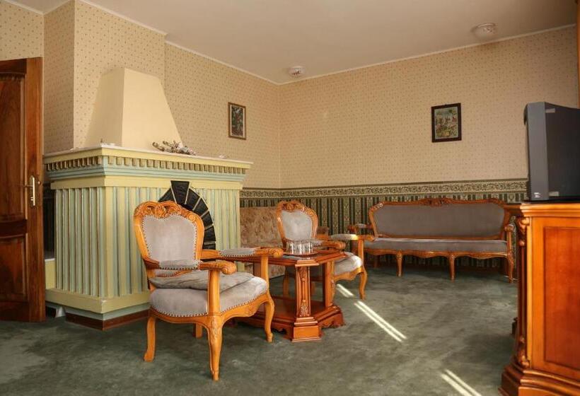 Полулюкс Superior, Pensiunea Empire