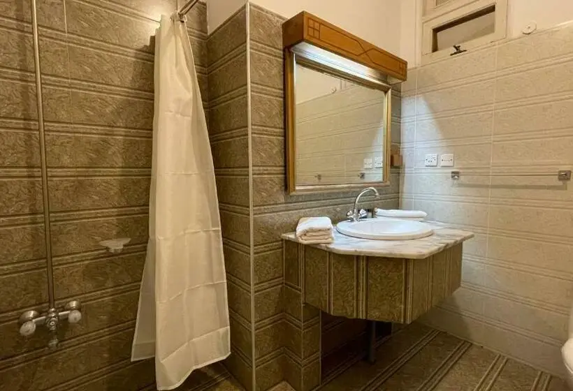 اتاق لوکس یک تخته, Rock City Resort