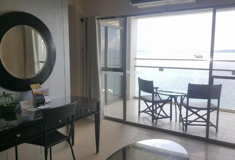 اتاق لوکس با بالکن و چشمانداز دریا, Tavern Surigao