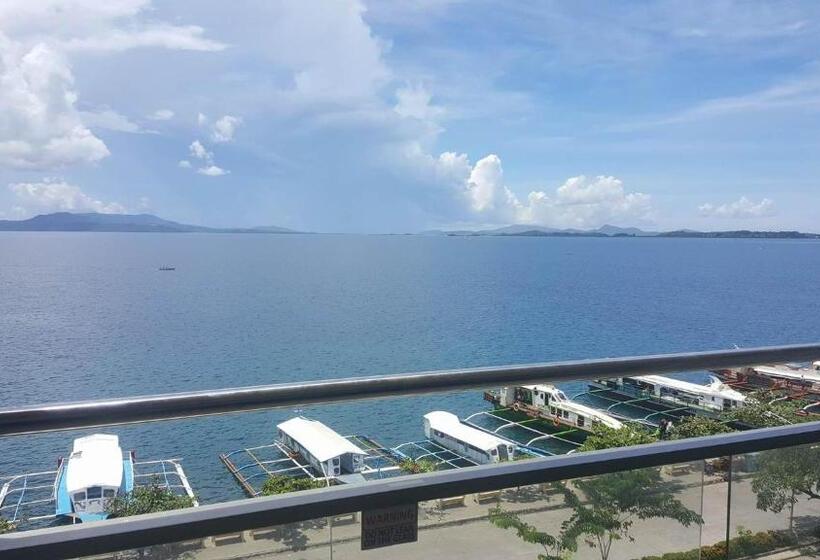 豪华海景房带阳台, Tavern Surigao