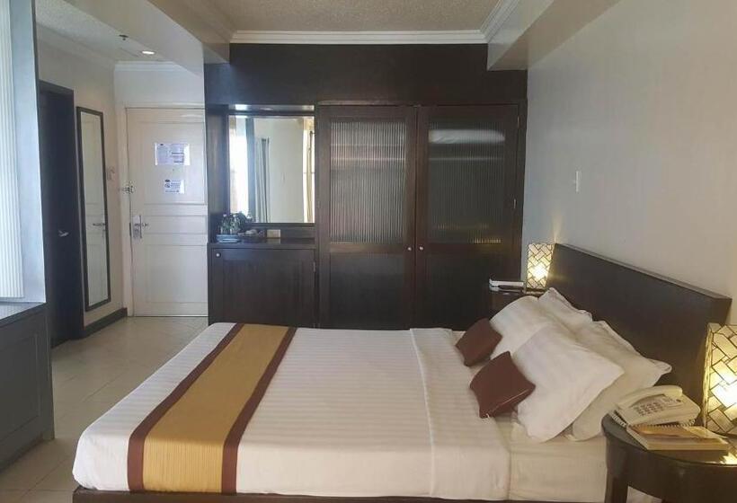 اتاق لوکس با بالکن و چشمانداز دریا, Tavern Surigao