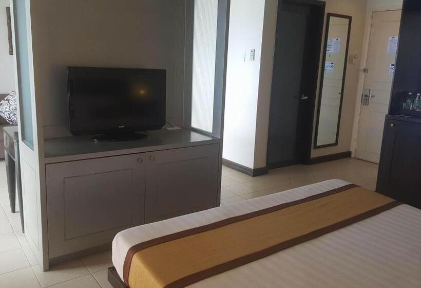 اتاق لوکس با بالکن و چشمانداز دریا, Tavern Surigao