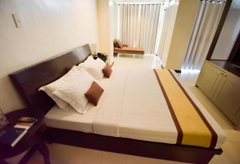 اتاق لوکس با بالکن و چشمانداز دریا, Tavern Surigao