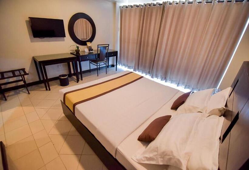 اتاق استاندارد با چشمانداز شهر, Tavern Surigao