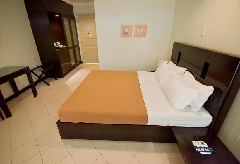 اتاق استاندارد با چشمانداز شهر, Tavern Surigao