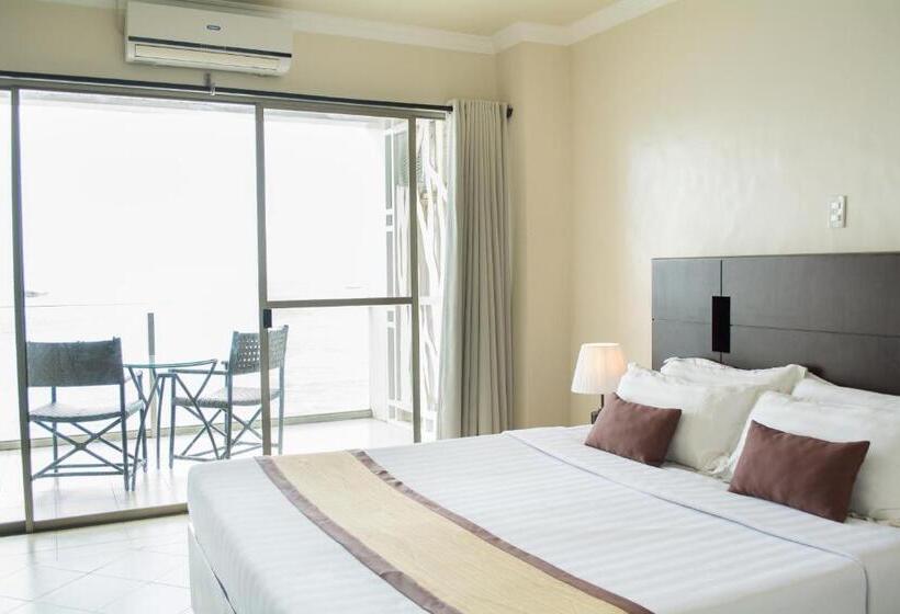 اتاق استاندارد با بالکن و چشمانداز دریا, Tavern Surigao