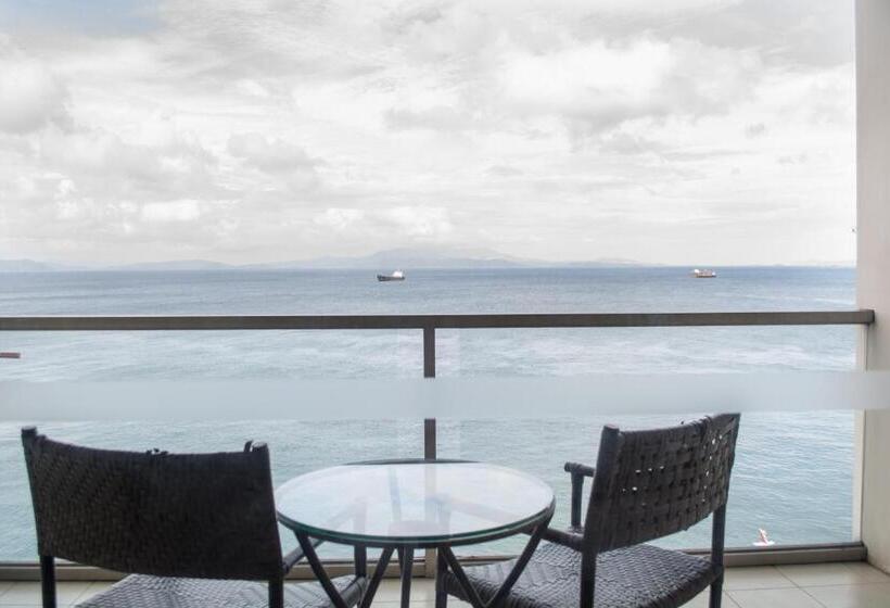 اتاق استاندارد با بالکن و چشمانداز دریا, Tavern Surigao