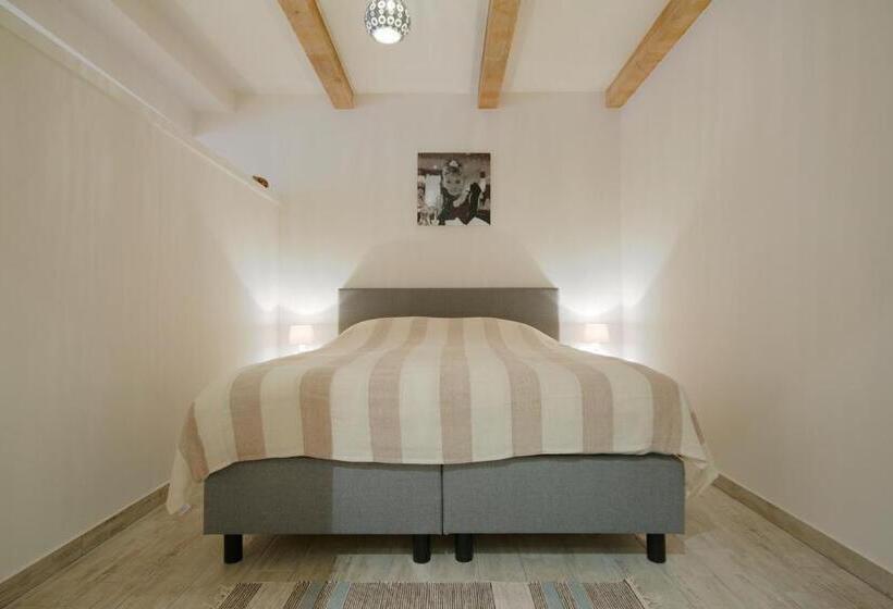 패밀리 스튜디오, Karel De Grote Bergen