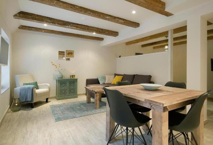 패밀리 스튜디오, Karel De Grote Bergen