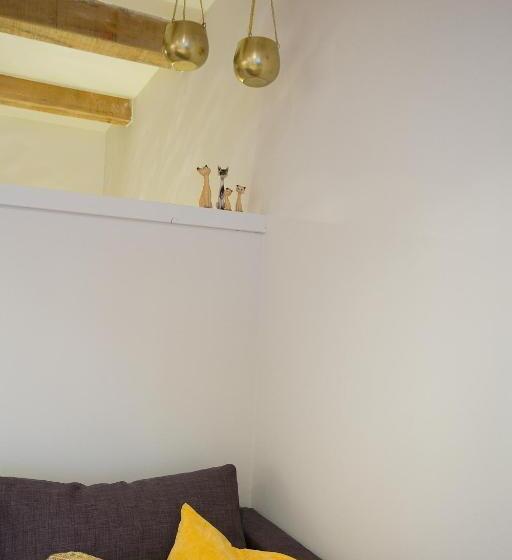 스탠다드 스튜디오, Karel De Grote Bergen