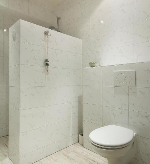 스탠다드 스튜디오, Karel De Grote Bergen