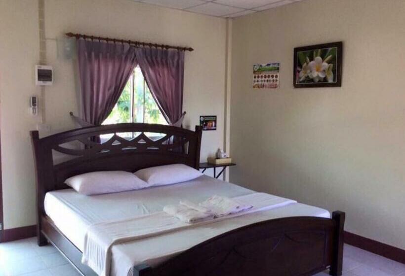 스탠다드 룸 산 전망, Baan Suan Nam Resort