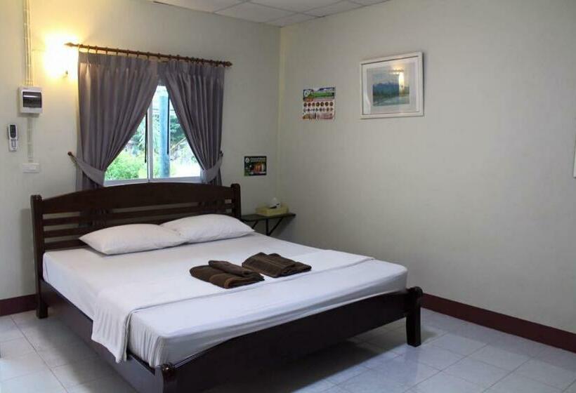 스탠다드 룸 산 전망, Baan Suan Nam Resort