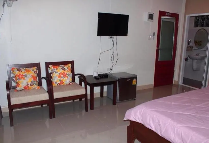 デラックスルーム, Baan Suan Nam Resort
