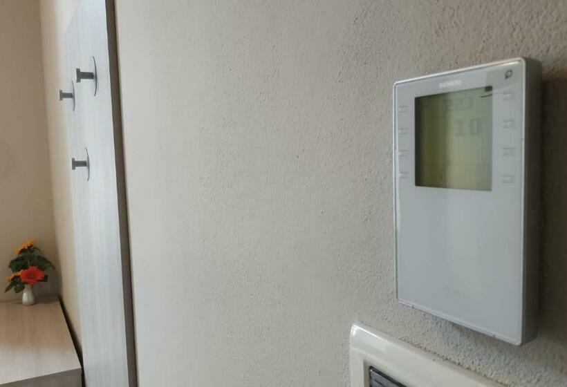 غرفة قياسية, Casa Diocesana Di Altavilla