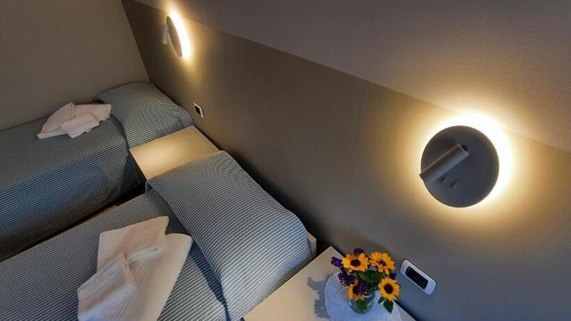 غرفة كلاسيكية ثلاثية, Casa Diocesana Di Altavilla