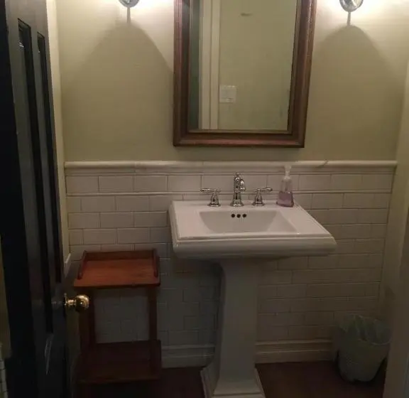 スイート, Niagara Mansion Carriage Suite