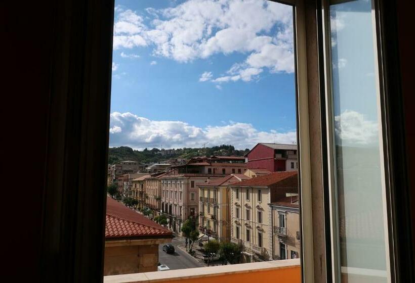 اتاق استاندارد چهار تخته, B&b Bruno