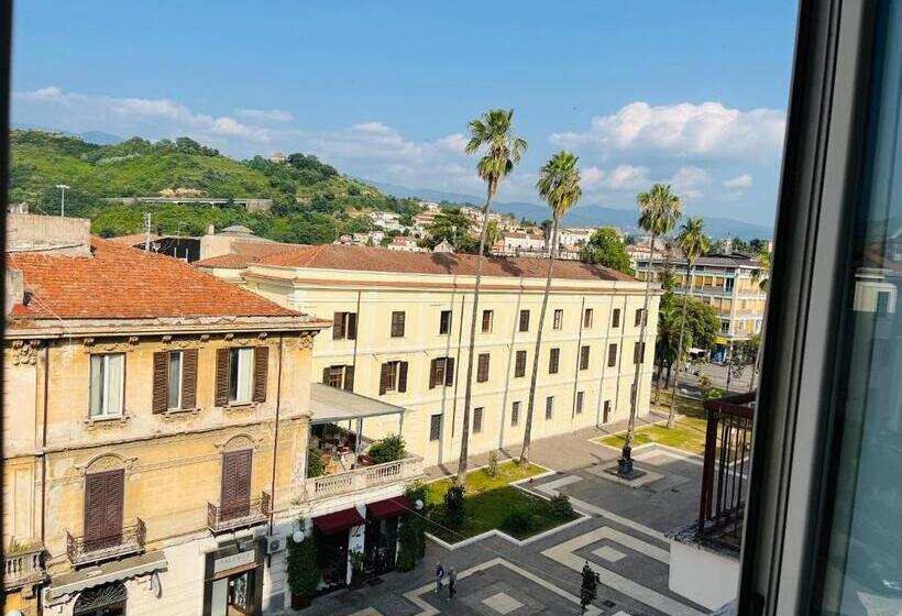 اتاق خانوادگی, B&b Bruno