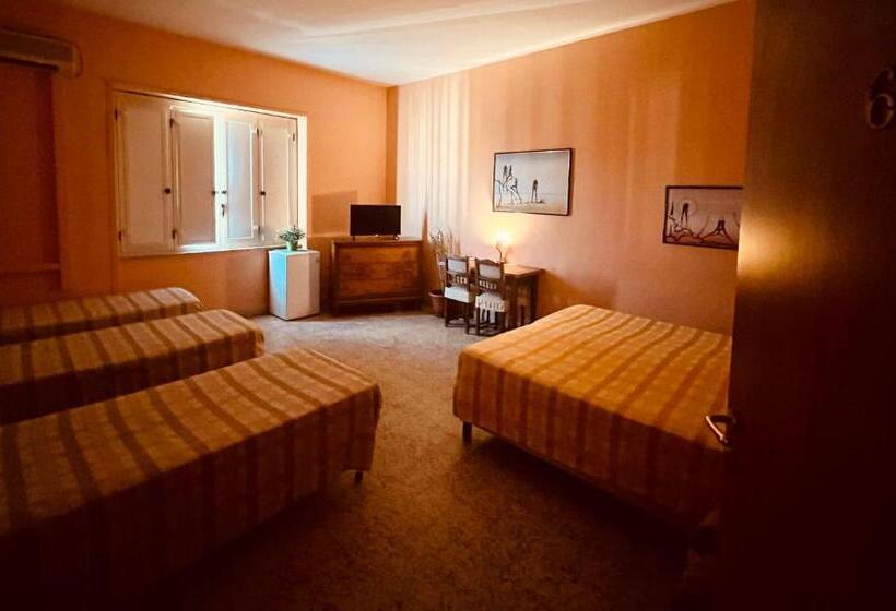 اتاق خانوادگی, B&b Bruno