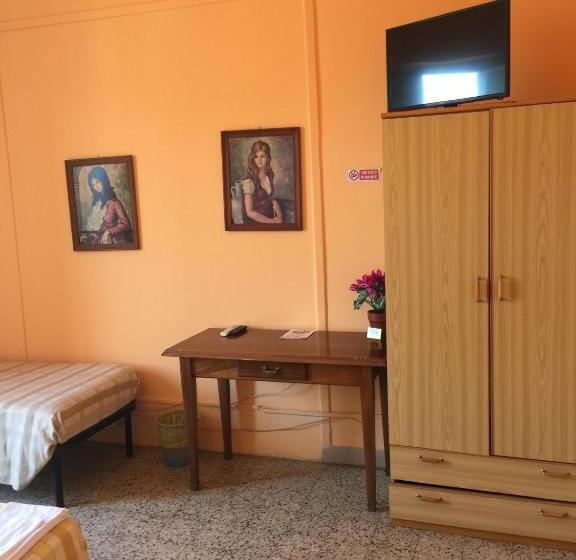 اتاق خانوادگی, B&b Bruno