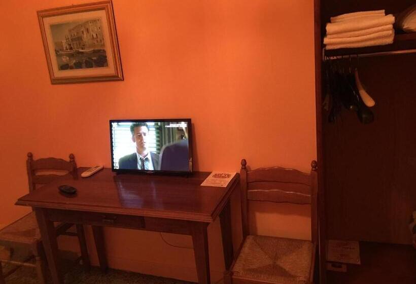 اتاق خانوادگی, B&b Bruno