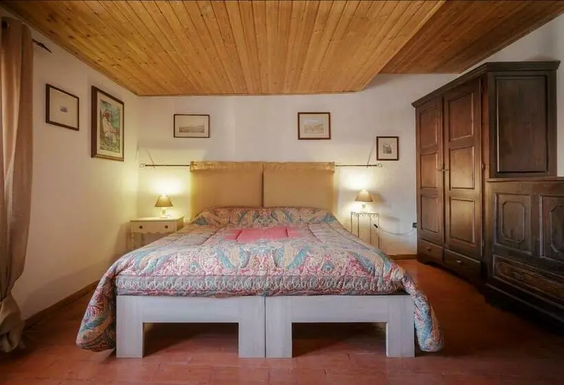 ベーシックトリプルルーム, B&b Gennarcu