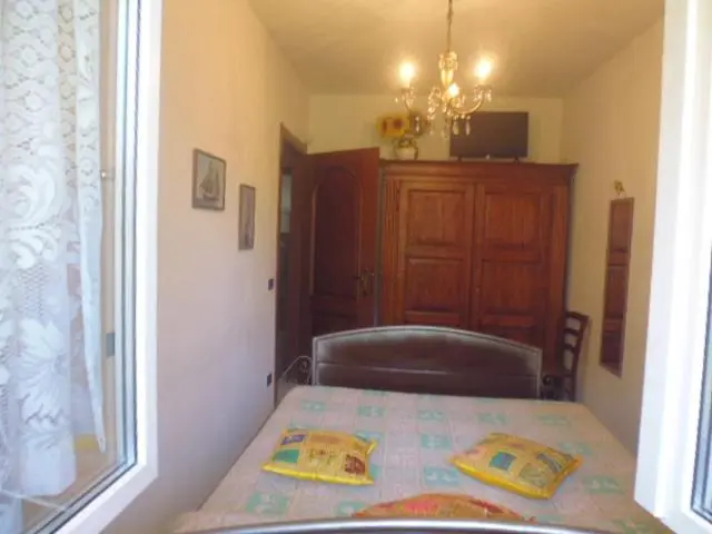 ファミリールーム, A Casa Di Lara