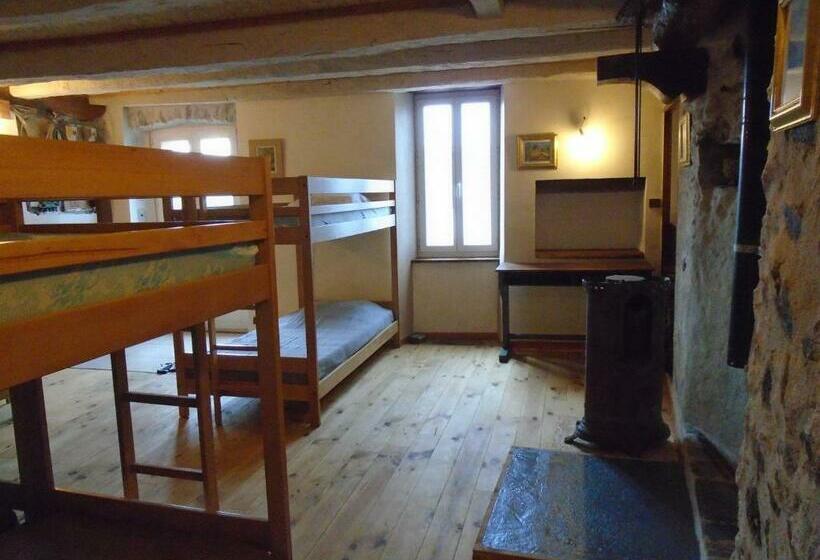 سرير فى غرفة مشتركه, La Bastide St Paul