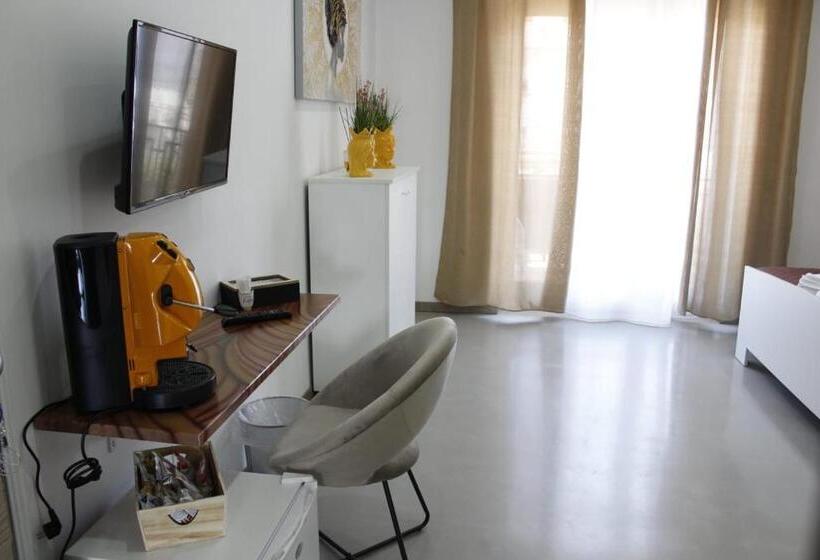 חדר סטנדרט לשלושה, Wisarelax