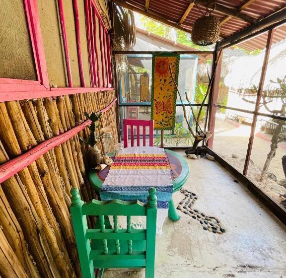 Quarto Triplo Estandar, Casa Jade Ecobungalows Las Coloradas