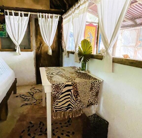 コンフォートトリプルルーム, Casa Jade Ecobungalows Las Coloradas