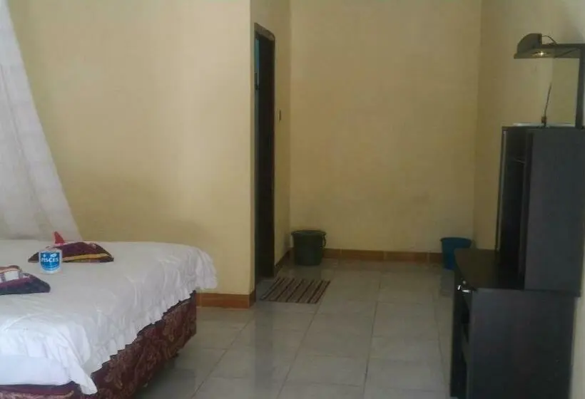 スタンダードトリプルルーム, Bintang Wisata Riung
