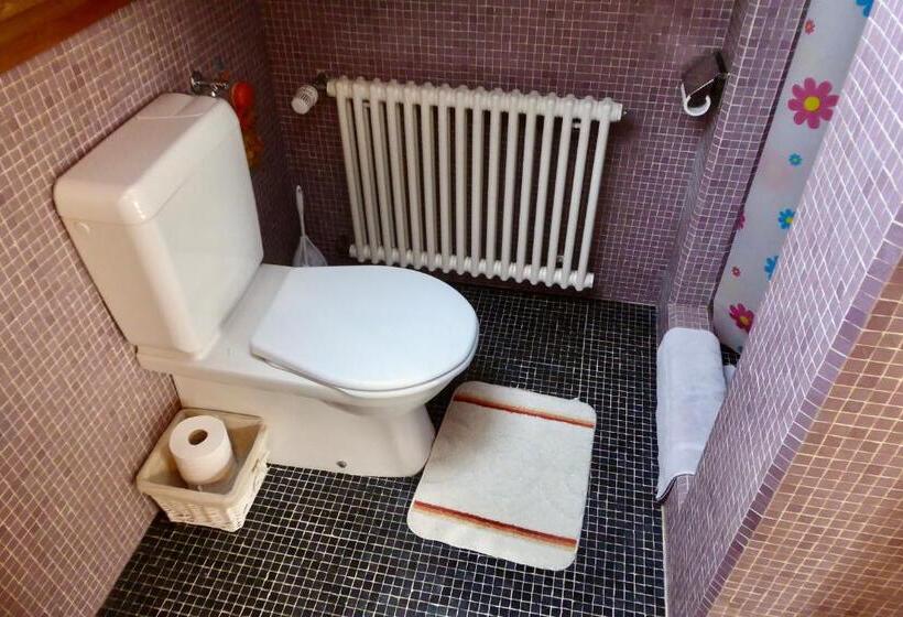 דירת שלושה חדרים, Guntli’s Family Guesthouse