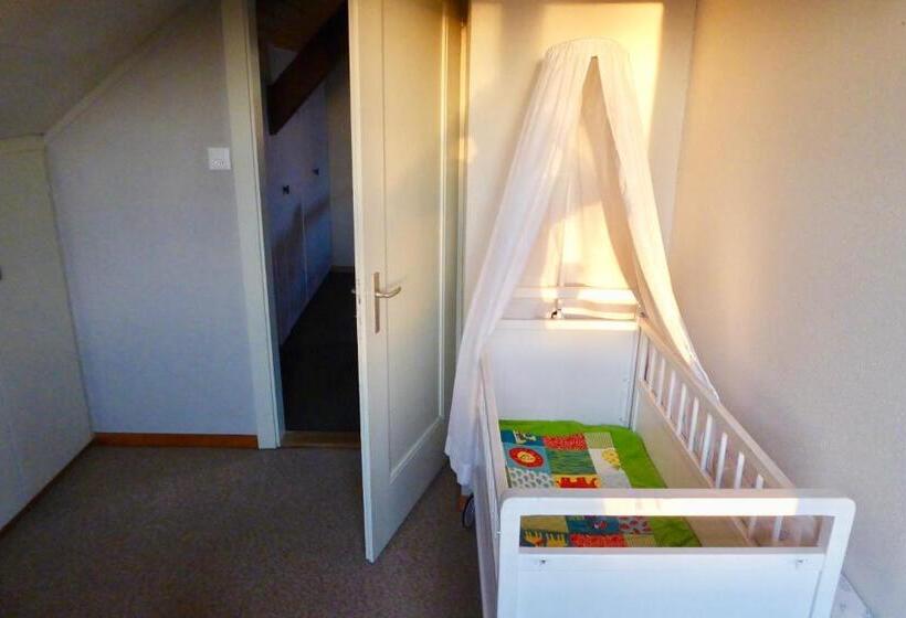 דירת שלושה חדרים, Guntli’s Family Guesthouse