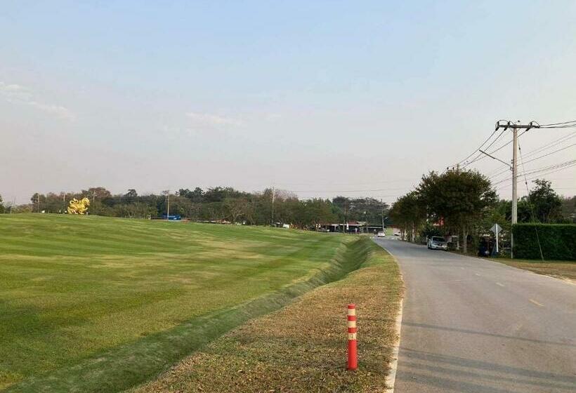 Quarto Deluxe com Sacada, Janson S House Next To Singha Park Chiang Rai