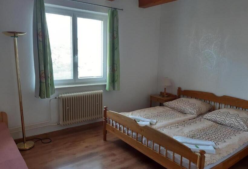 חדר סטנדרט לשלושה, Penzión šefčík