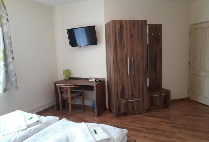 חדר דלוקס לשלושה, Penzión šefčík