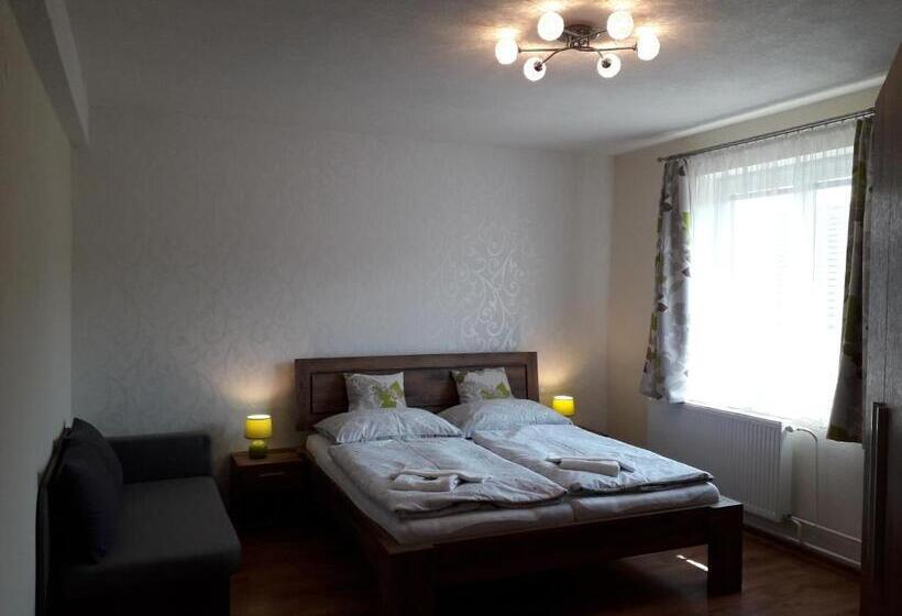 חדר דלוקס לשלושה, Penzión šefčík