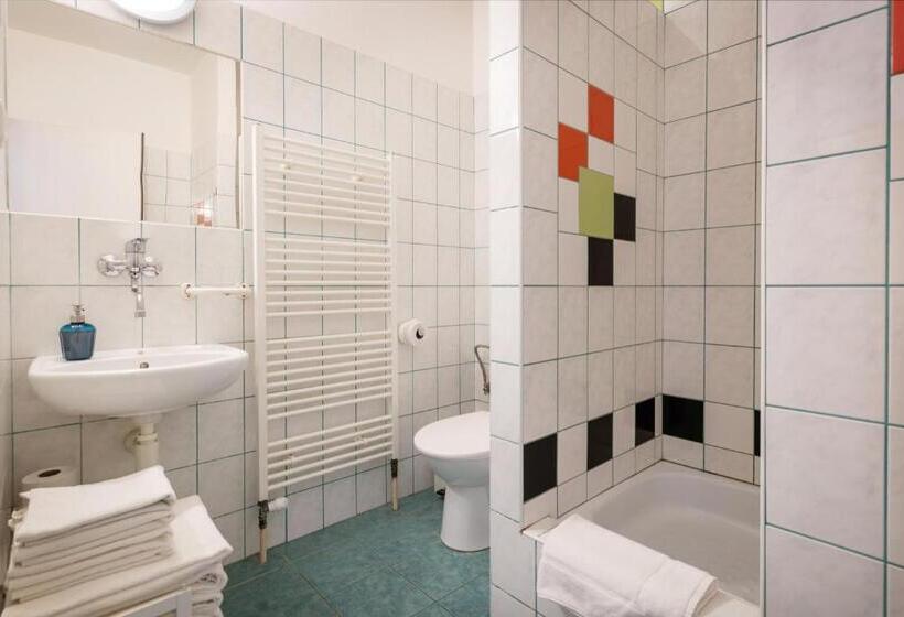 标准房带园景, Penzion Za Mlynom