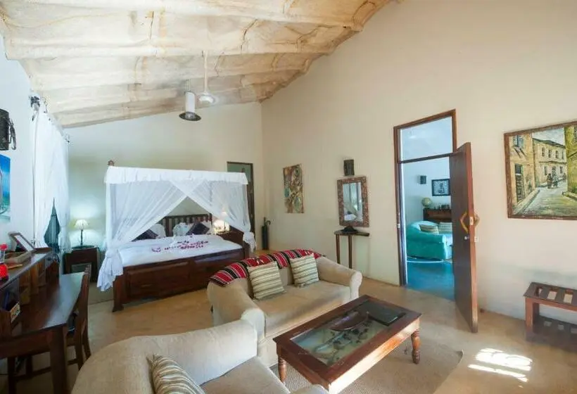 Suite with lake view, Serenity On The Lake