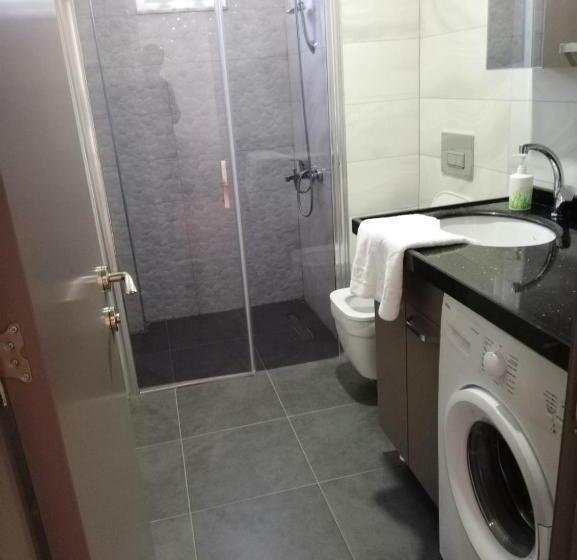 דירת חדר נוף לבריכה, Erya Homes