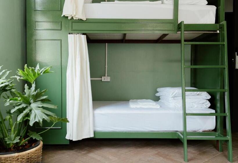 غرفة عائلية حمام مشترك, Eden Hotel Bangsean