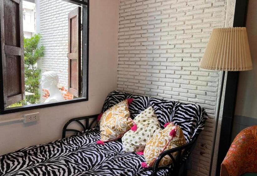 غرفة قياسية مطلّة علي الحديقة, Eden Hotel Bangsean