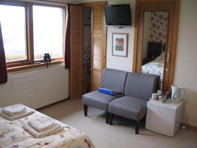 家庭海景房, The Anchorage