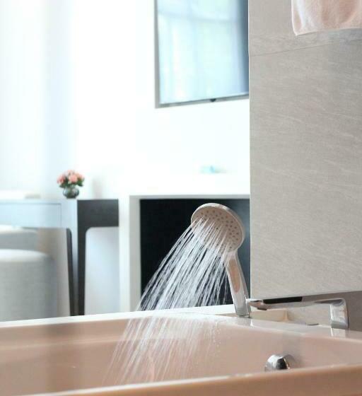 스위트 킹사이즈 침대, Bergh Apton Khao Yai