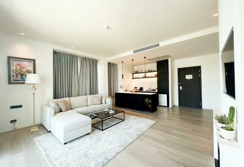 스위트 킹사이즈 침대, Bergh Apton Khao Yai